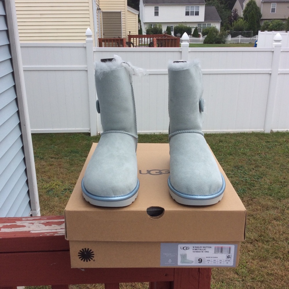 Ugg Bailey Button II Metallic - Picture 4 of 6
